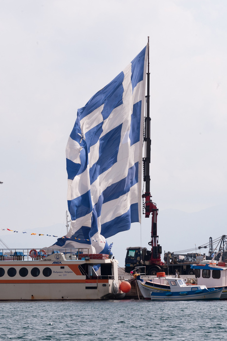 Η Κάλυμνος ύψωσε υπερήφανα την 500τμ Ελληνική σημαία στο λιμάνι της για τον εορτασμό της Ενσωμάτωσης της Δωδεκανήσου, Τρίτη 7 Μαρτίου 2017. ΑΠΕ-ΜΠΕ/ΑΠΕ-ΜΠΕ/ΕΛΕΥΘΕΡΙΟΣ ΔΑΜΙΑΝΙΔΗΣ