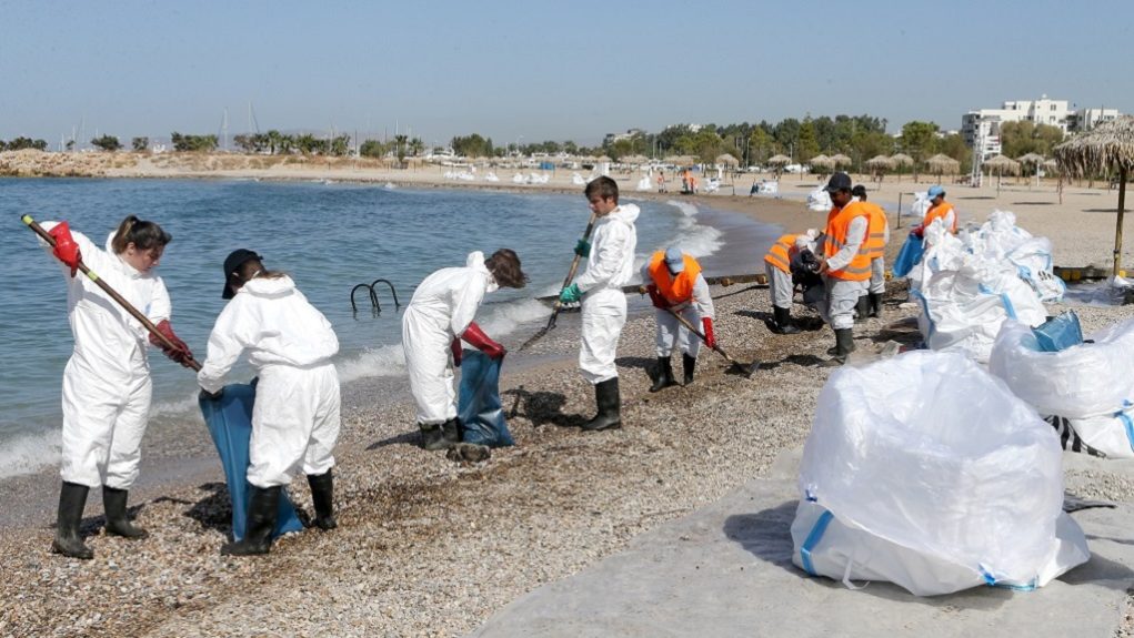 ΣΑΡΩΝΙΚΟΣ ΑΠΟΡΡΥΠΑΝΣΗ ΠΕΤΡΕΛΑΙΟΚΗΛΙΔΑ Στην Επιτροπή Περιβάλλοντος της Βουλής η μόλυνση του Σαρωνικού (video)