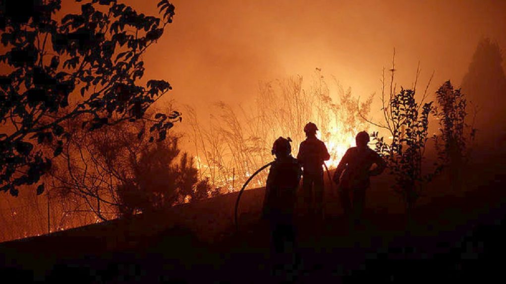 Φονικές πυρκαγιές σε Πορτογαλία- Ισπανία -ΗΠΑ (video)