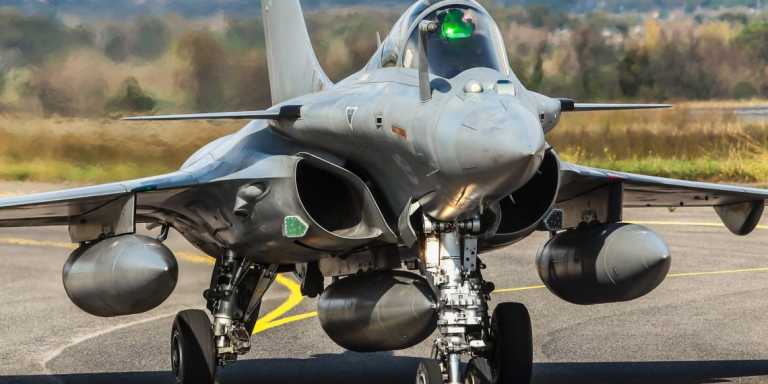 “Πυρηνική” αναβάθμιση για τα πανίσχυρα γαλλικά μαχητικά αεροσκάφη Rafale